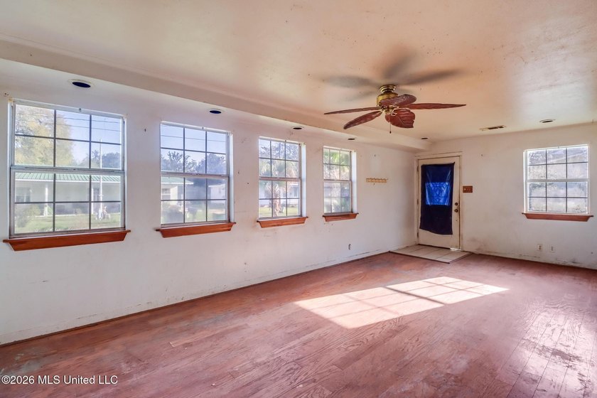 This 1930s Biloxi home has the kind of character you just don't - photo 3
