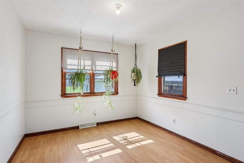 3-bedroom, 1-bath ranch home on a quiet street offering 1,070 sq - photo 7