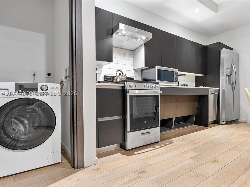This Amazing Residence is centrally located in Downtown offering - photo 11
