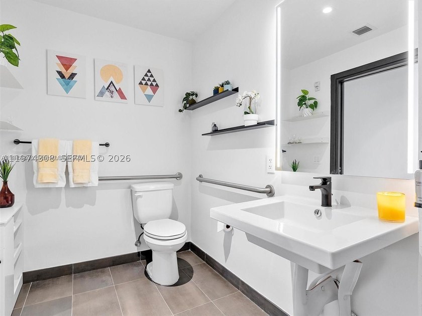 This Amazing Residence is centrally located in Downtown offering - photo 12