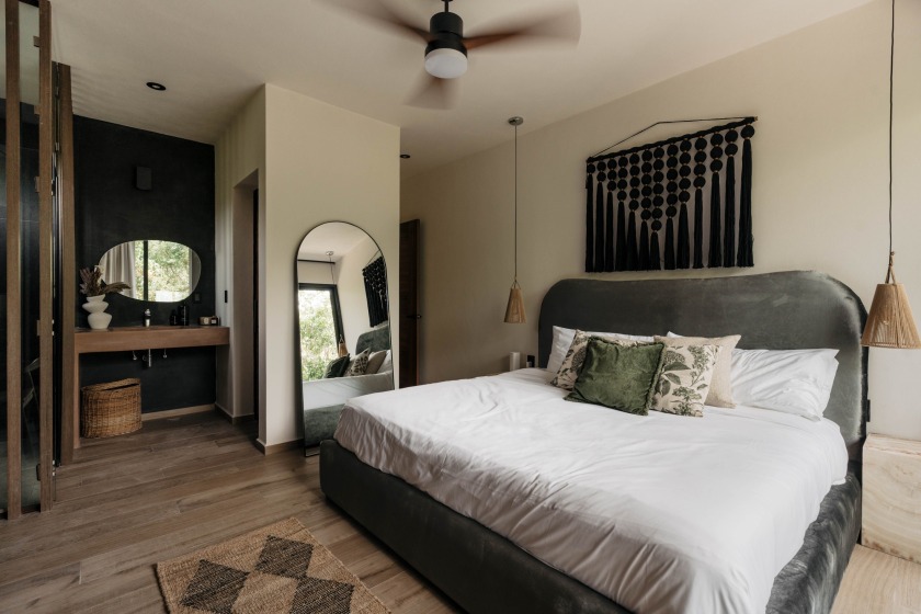 Villa Kahaal is a four-bedroom, four-and-a-half-bathroom luxury - photo 14