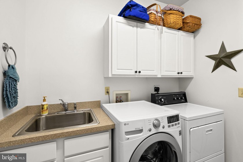 Welcome to 126 Yorktown Blvd - a home thoughtfully designed for - photo 23