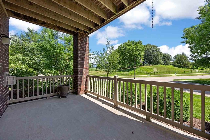 Beautifully maintained &amp; much loved, this single owner - photo 30