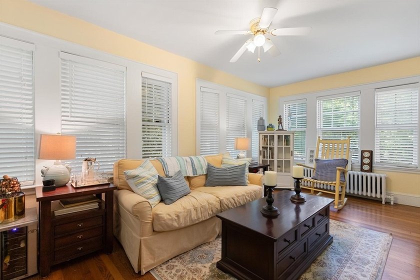 Impressive residence on Winchester line where timeless - photo 9