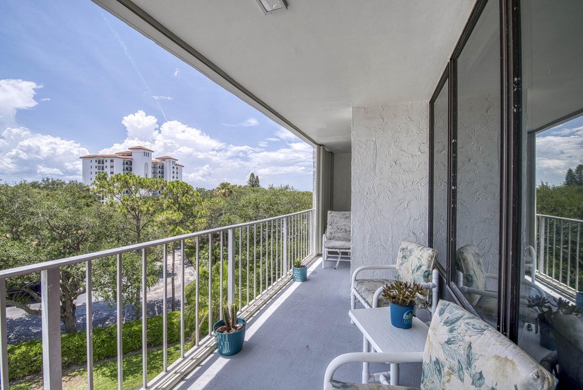 Stunning Intracoastal &amp; Golf Course Views, Priced to Sell! - photo 5
