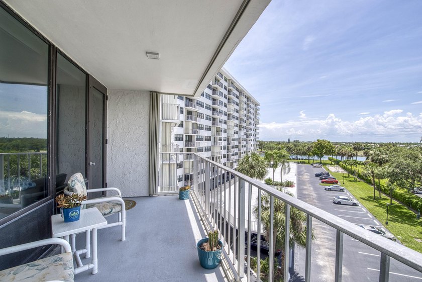 Stunning Intracoastal &amp; Golf Course Views, Priced to Sell! - photo 6