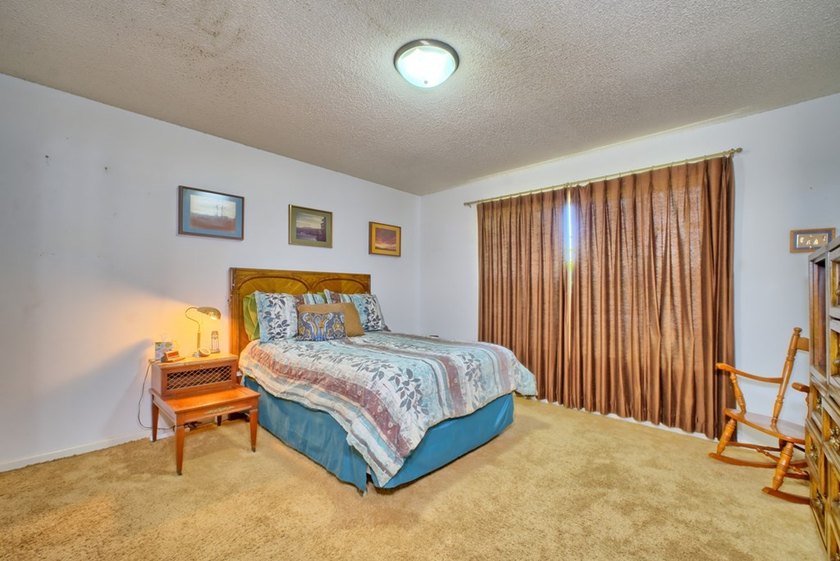 Affordable waterfront living on Toledo Bend! This charming - photo 22