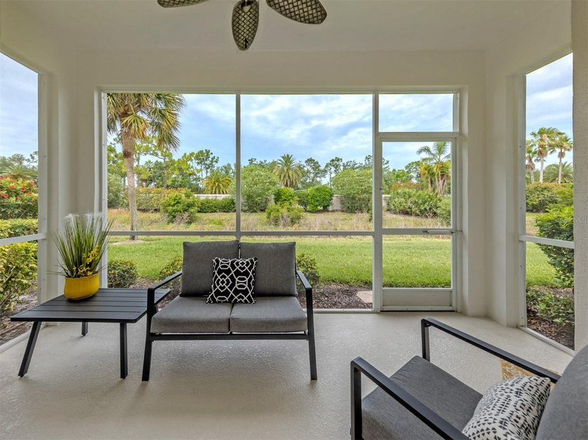 Beautifully maintained and offered furnished, this three-bedroom - photo 27