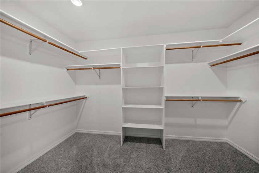 Welcome home to this beautifully updated 5-bedroom, 4-bath - photo 29