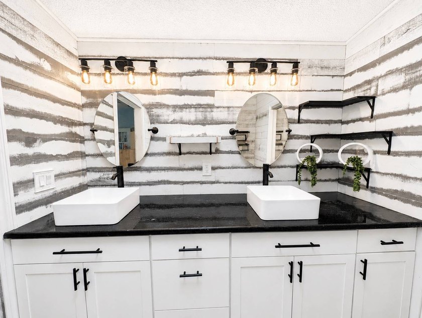 Welcome to your Florida dream home! Located in the highly - photo 29