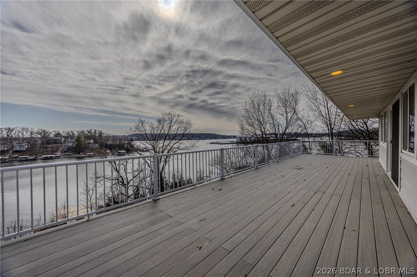 If you've been dreaming about escaping to the Lake, this is the - photo 30