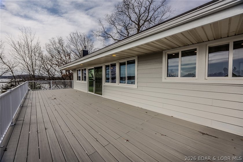 If you've been dreaming about escaping to the Lake, this is the - photo 32