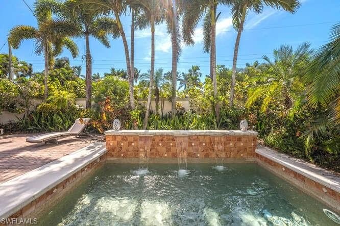 Prime Olde Naples homesite on a quiet Broad Ct S street - photo 32