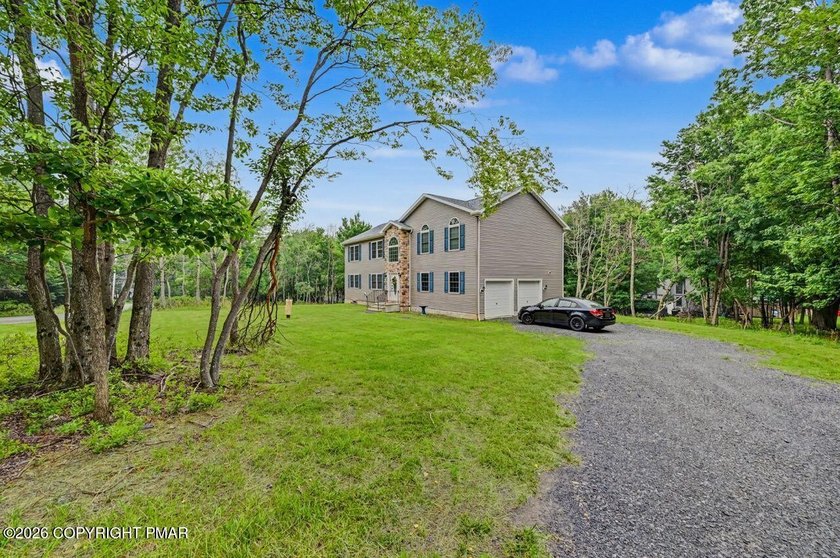 Large Colonial Home located in Emerald Lakes Community! Home - photo 2
