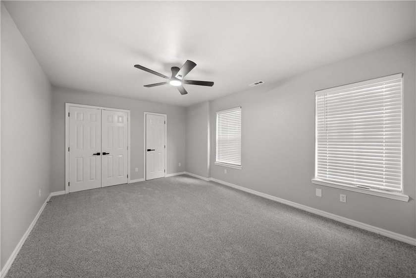 Welcome home to this beautifully updated 5-bedroom, 4-bath - photo 33