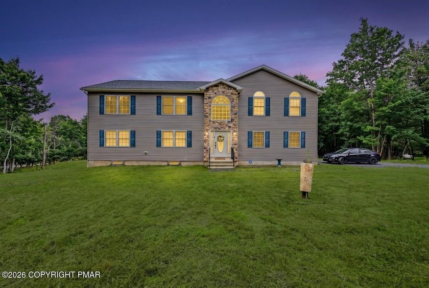 Large Colonial Home located in Emerald Lakes Community! Home - photo 3