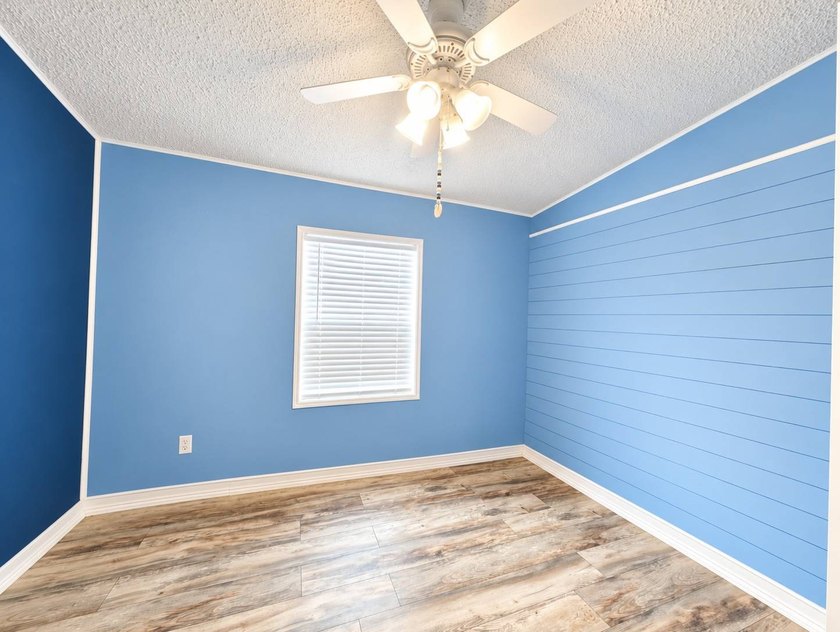 Welcome to your Florida dream home! Located in the highly - photo 34