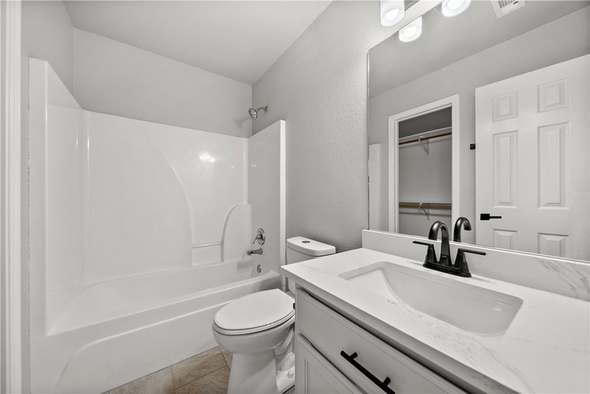 Welcome home to this beautifully updated 5-bedroom, 4-bath - photo 37