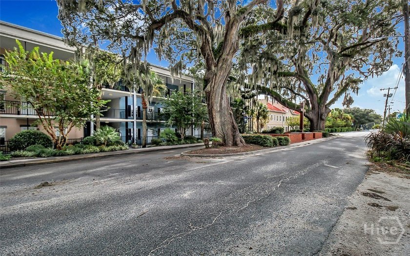 Set along the Wilmington River in Thunderbolt, this one-owner - photo 39