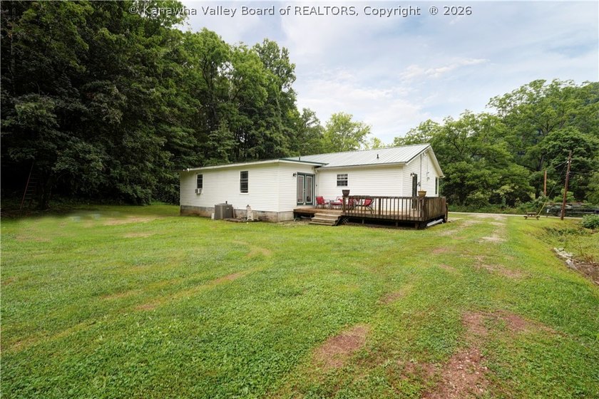 PEACEFUL, PRIVATE COUNTRY SETTING ON 1.2 ACRES IN POCA! THIS - photo 26