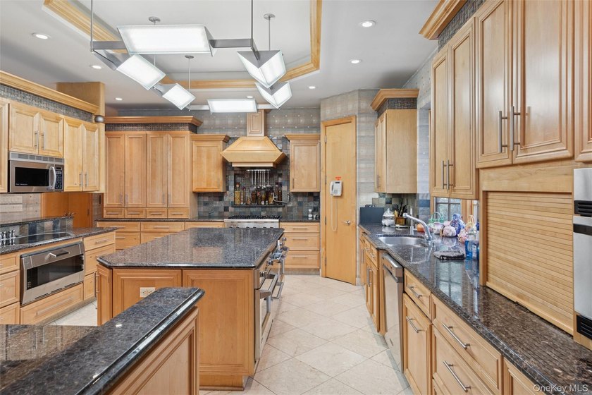 Welcome to this magnificent custom designed Estate! This - photo 6