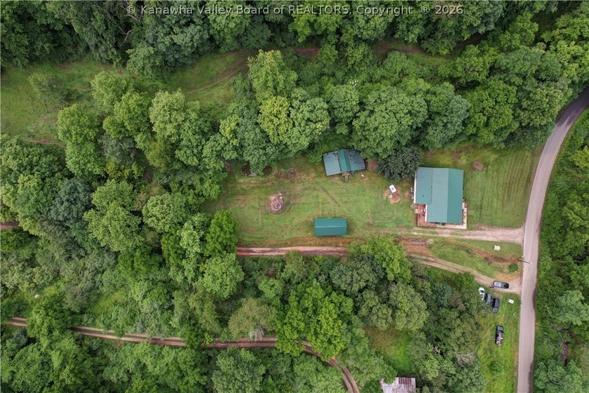 PEACEFUL, PRIVATE COUNTRY SETTING ON 1.2 ACRES IN POCA! THIS - photo 29