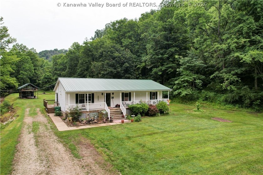 PEACEFUL, PRIVATE COUNTRY SETTING ON 1.2 ACRES IN POCA! THIS - photo 31