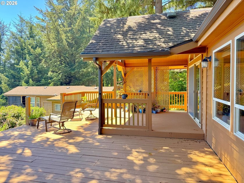 Ocean View Delight! Perched near the top of Whaleshead Beach - photo 12