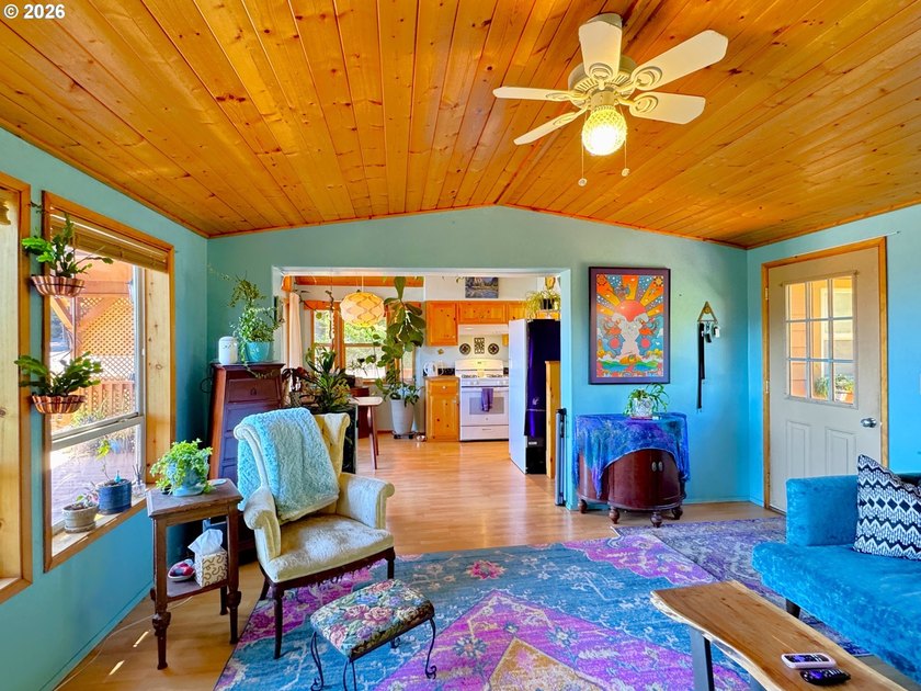 Ocean View Delight! Perched near the top of Whaleshead Beach - photo 20