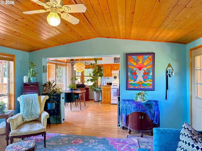 Ocean View Delight! Perched near the top of Whaleshead Beach - photo 22