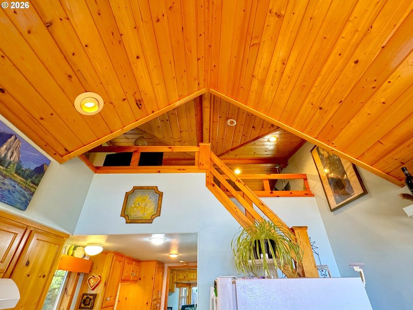 Ocean View Delight! Perched near the top of Whaleshead Beach - photo 37