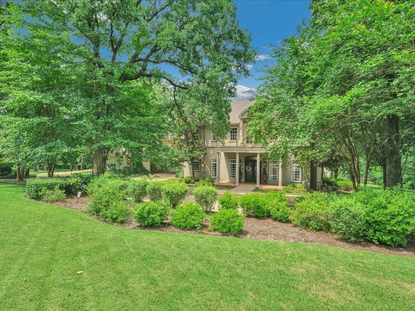 Welcome to this exceptional waterfront estate in prestigious - photo 16