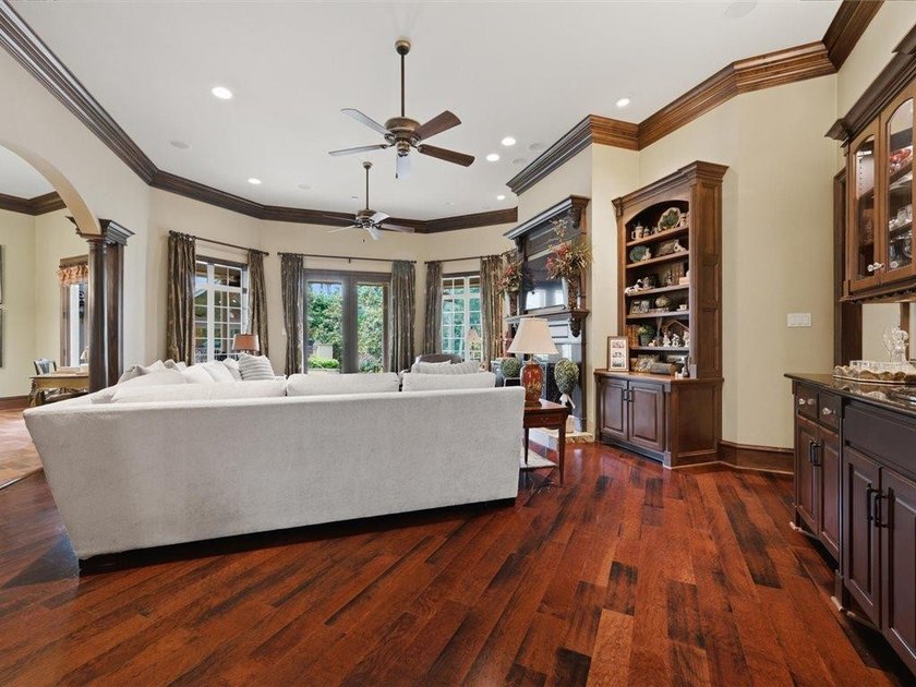 Welcome to this exceptional waterfront estate in prestigious - photo 24