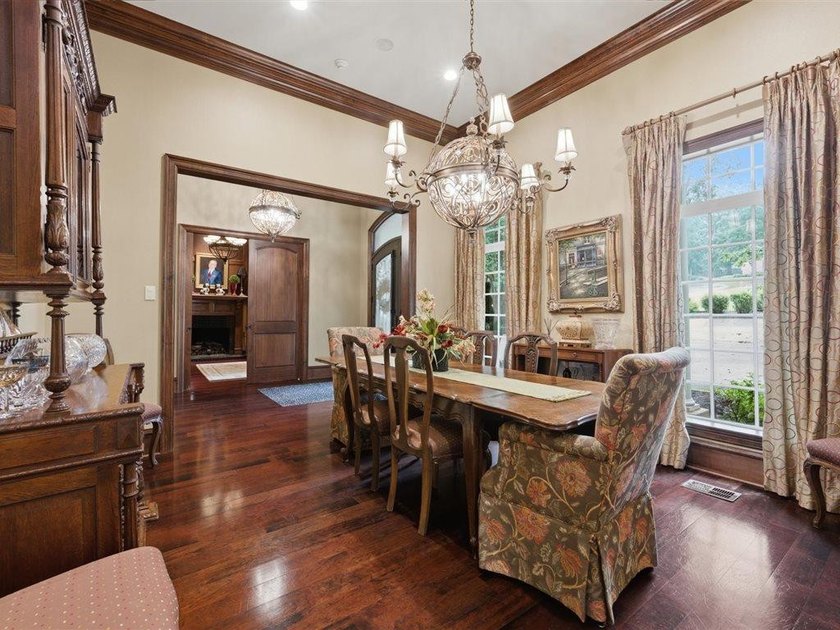 Welcome to this exceptional waterfront estate in prestigious - photo 26