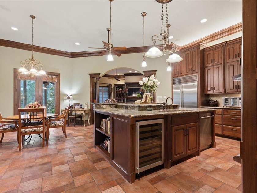 Welcome to this exceptional waterfront estate in prestigious - photo 32