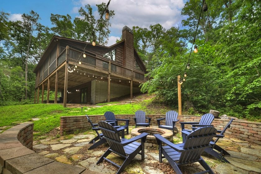 Nestled in the heart of the Blue Ridge Mountains, this adorable - photo 33