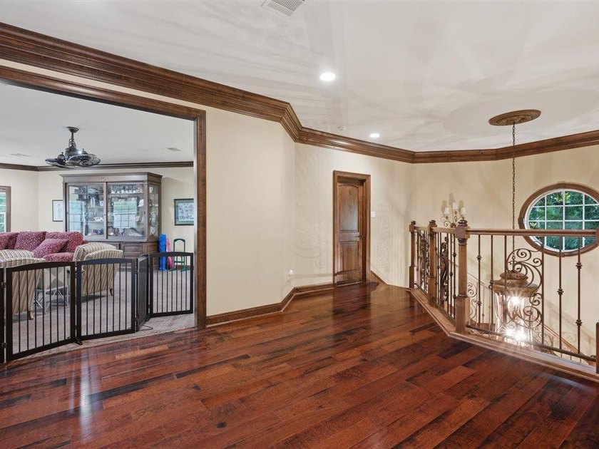 Welcome to this exceptional waterfront estate in prestigious - photo 39