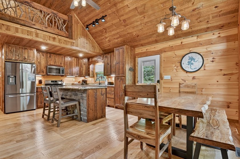 Nestled in the heart of the Blue Ridge Mountains, this adorable - photo 42