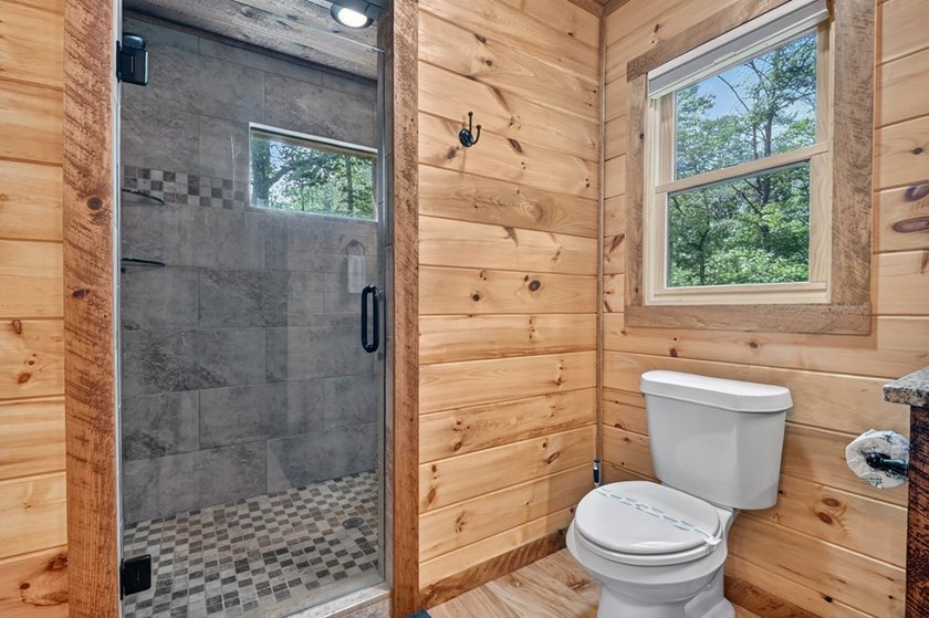 Nestled in the heart of the Blue Ridge Mountains, this adorable - photo 43