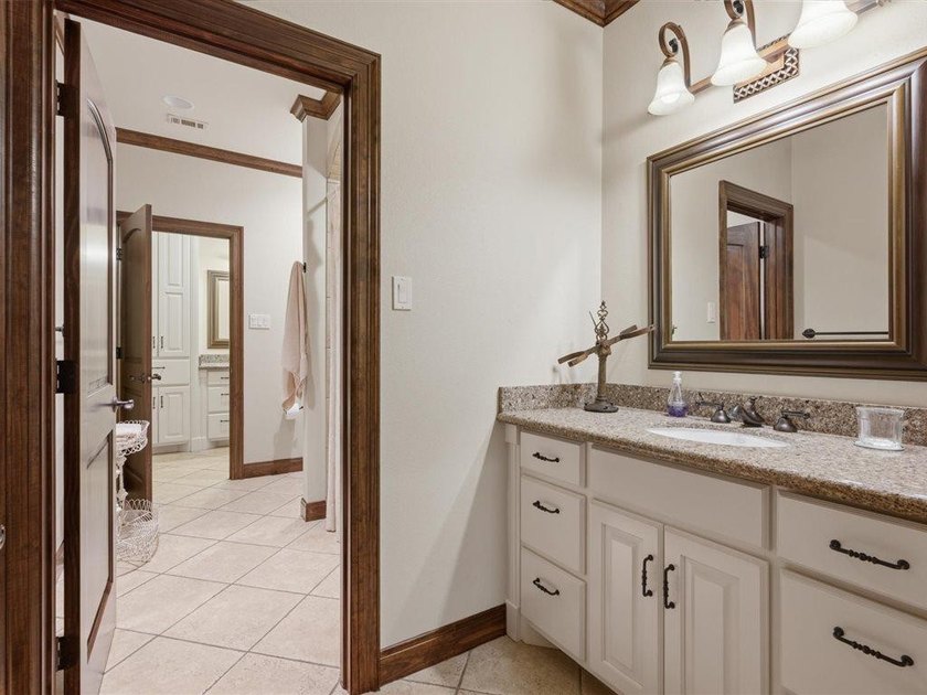 Welcome to this exceptional waterfront estate in prestigious - photo 45