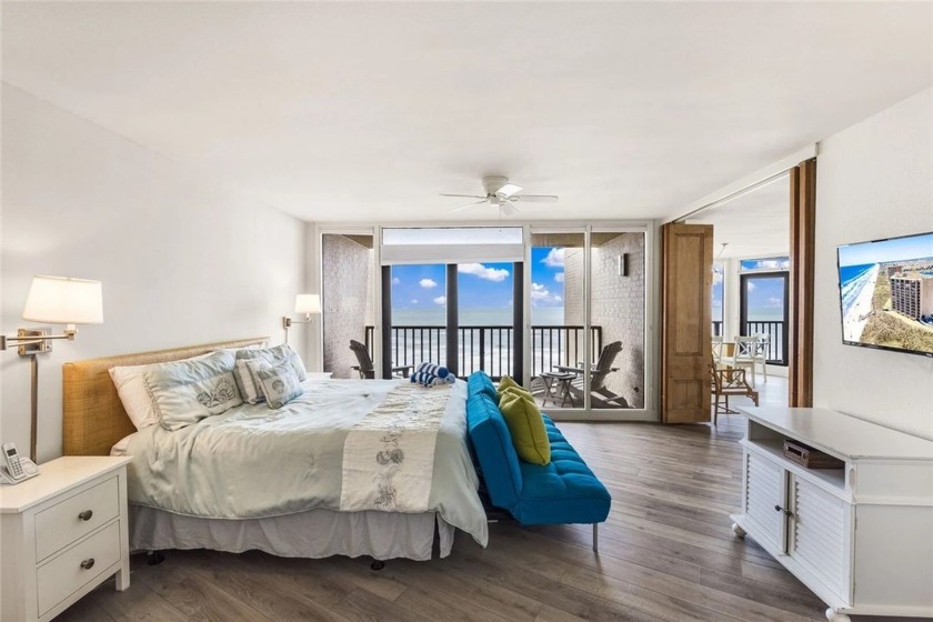 Beachfront Condo Beauty! Looking for beachfront condo with - photo 9