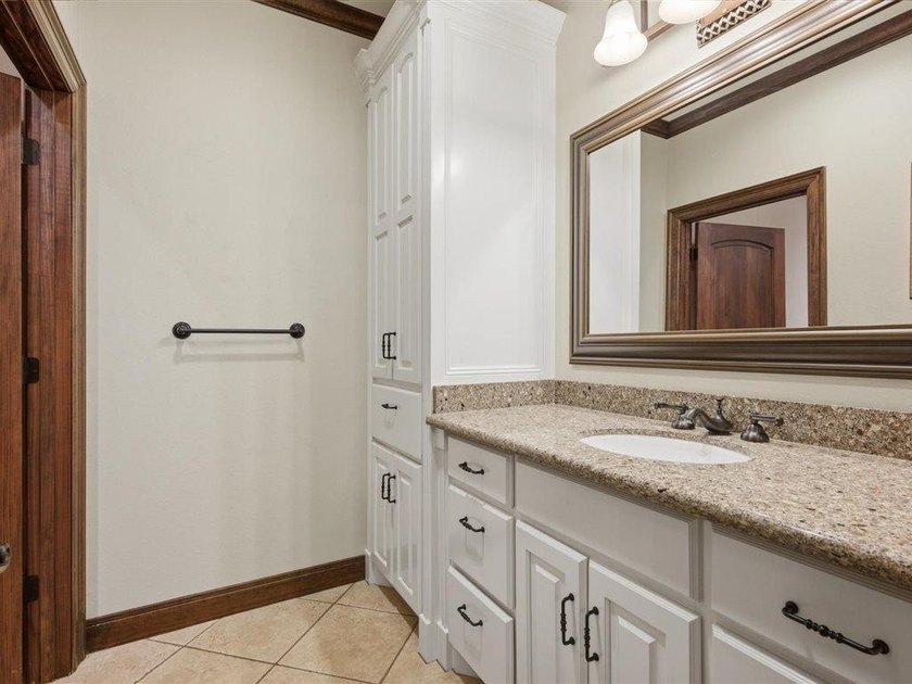 Welcome to this exceptional waterfront estate in prestigious - photo 49