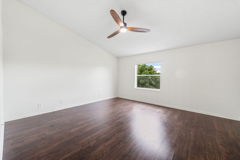 This property qualifies for a $10,000 LENDER CREDIT! Welcome - photo 10