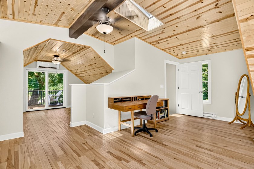Three bedroom, two bath home located on the top of a hill - photo 31