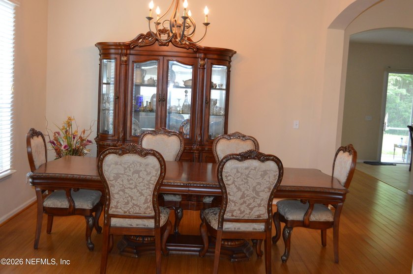Spacious and well maintained 2-story 4 BR/3.5 BA home - photo 7