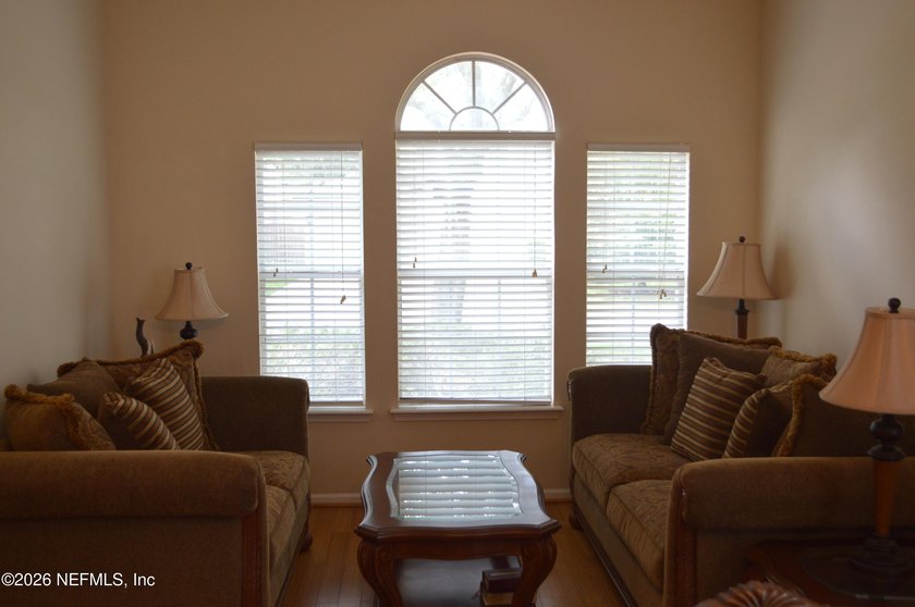 Spacious and well maintained 2-story 4 BR/3.5 BA home - photo 8