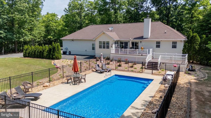 Welcome to your private Lake Anna retreat! Situated on 3.28 - photo 4