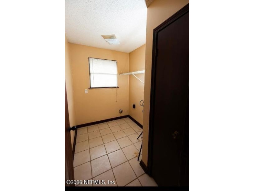 3 Bedooom, 2 bath ranch style home located in Argyle Forest ,a - photo 7