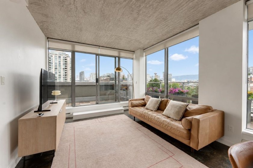 One-of-a-kind sub-penthouse at The Left Bank-a premier concrete - photo 9