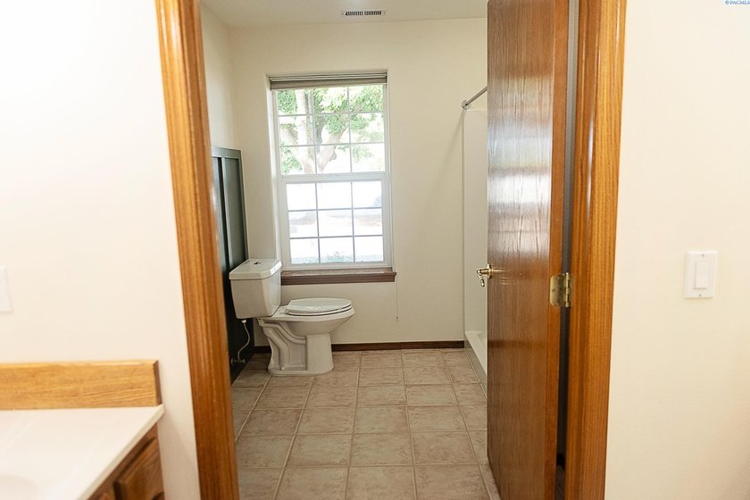 MLS# 294316 A Rare Opportunity - Exceptional Quality, Thoughtful - photo 15